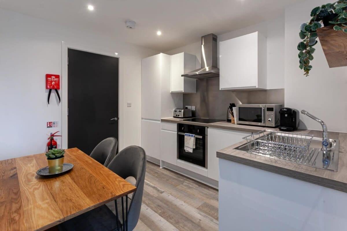 Superb 2 Bed Flat 5Min To Old Trafford Stadium Manchester Luaran gambar