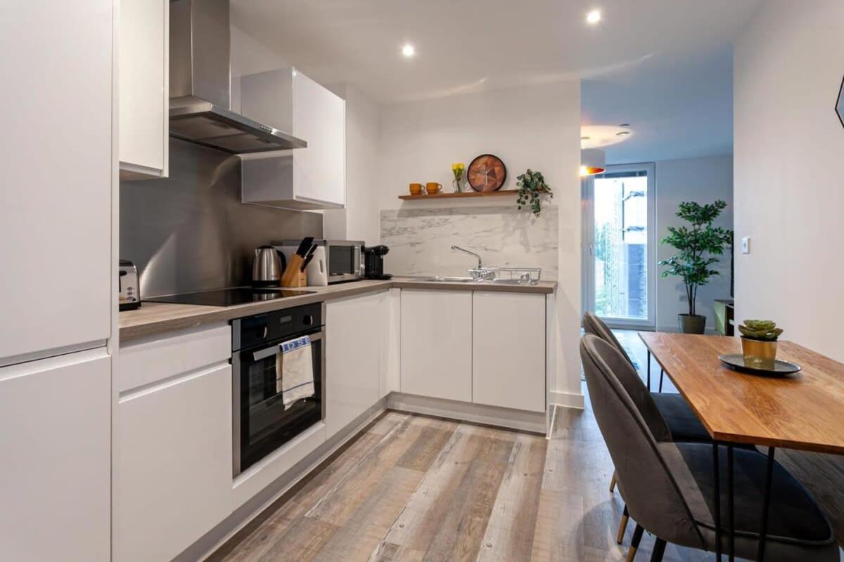 Superb 2 Bed Flat 5Min To Old Trafford Stadium Manchester Luaran gambar